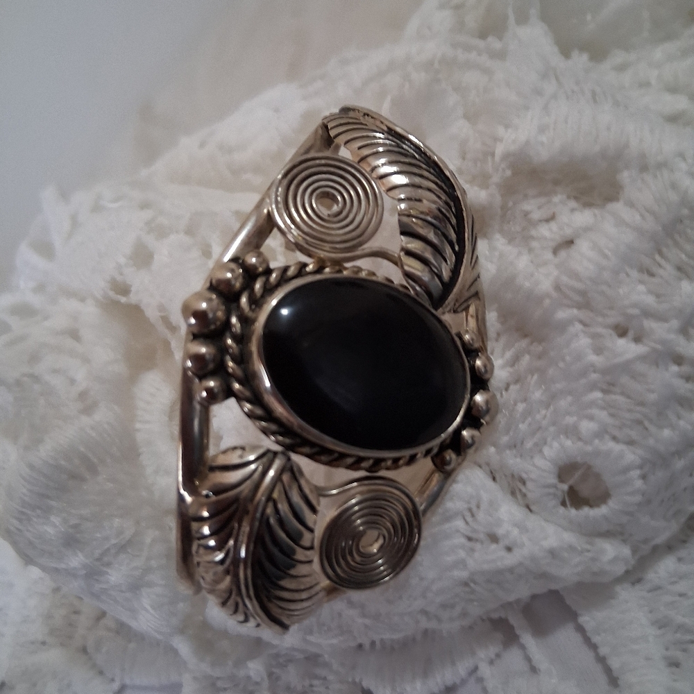 Elegant Black and Silver Women's Bracelet 925